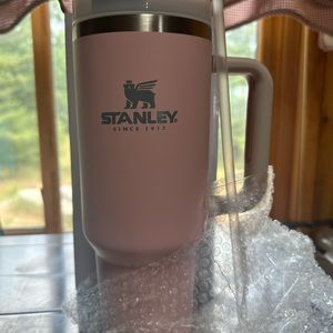 Brand new! Pink Stanley 40pz cup with handle, lid and straw,